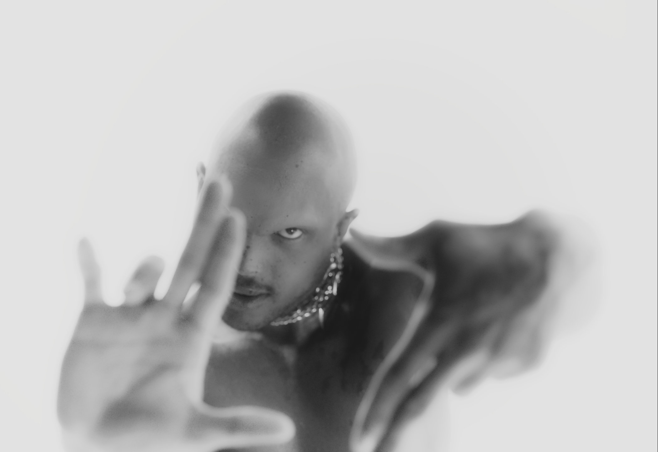 LSDXOXO Unleashes ‘Delusions Of Grandeur’ EP: A Devilishly Daring Project 